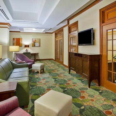 Holiday Inn Express Hotel & Suites Bryan-Montpelier By Ihg Holiday City Exterior photo