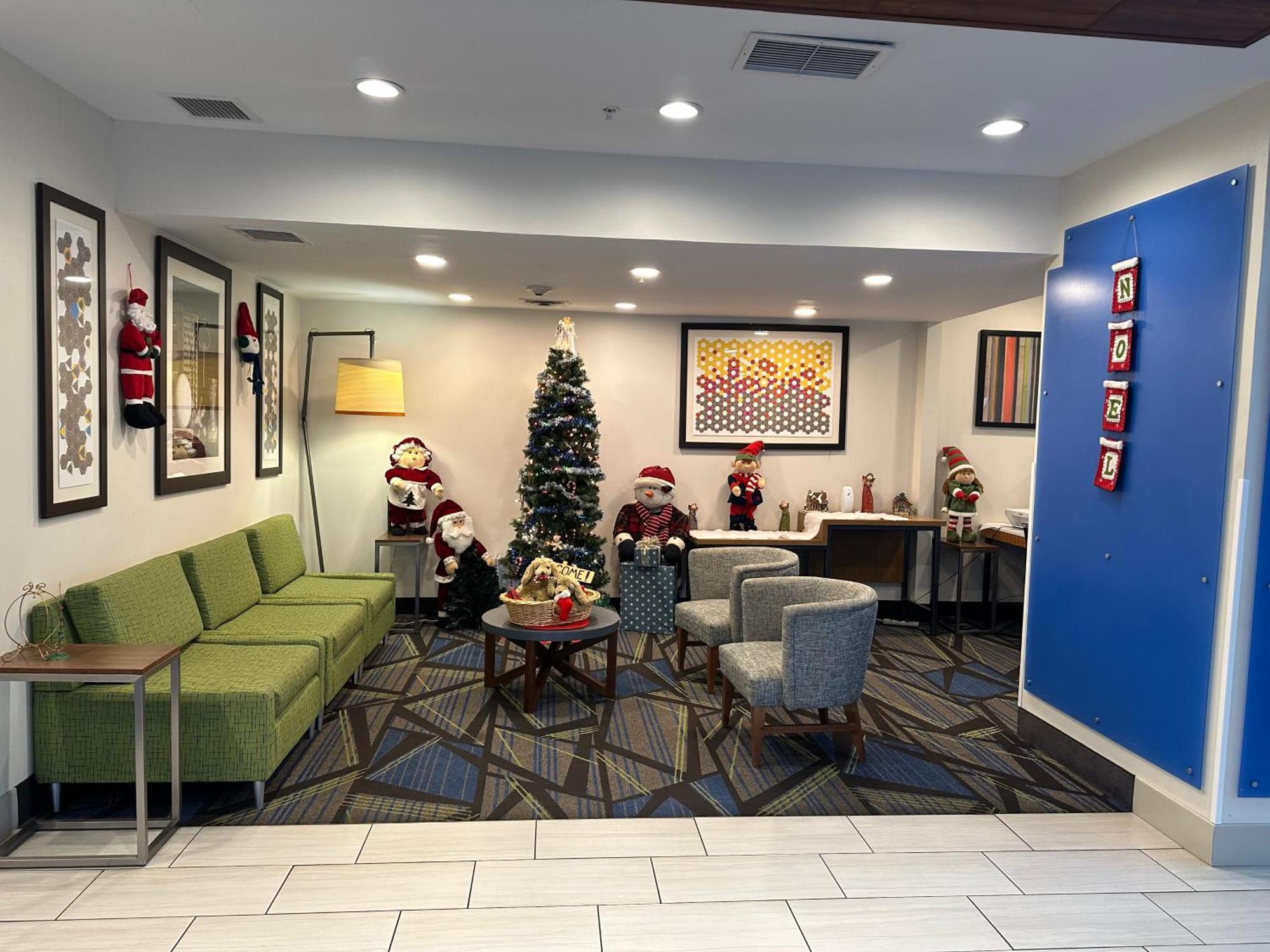 Holiday Inn Express Hotel & Suites Bryan-Montpelier By Ihg Holiday City Exterior photo
