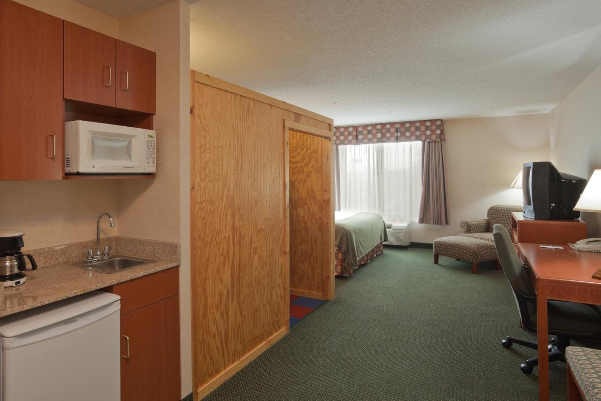 Holiday Inn Express Hotel & Suites Bryan-Montpelier By Ihg Holiday City Exterior photo